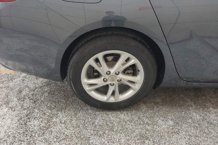 Used Buick Regal 2021 552T Elite Edition Right Rear Wheel Hub