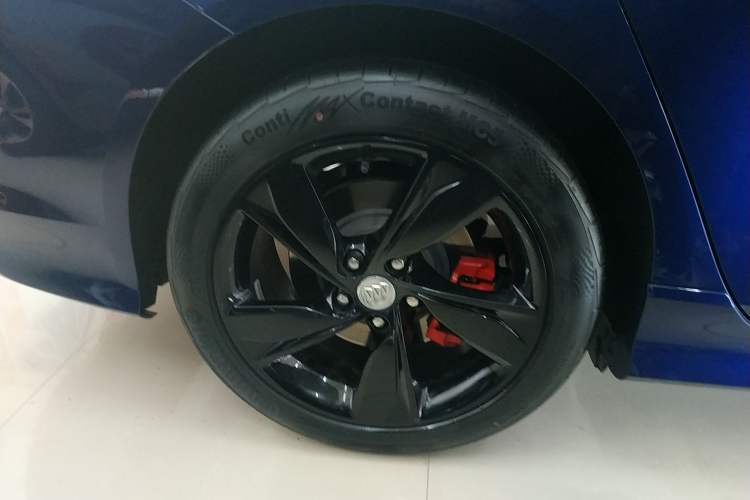 Used Buick Regal 2021 GS 28T Prestige Model Right Rear Wheel Hub