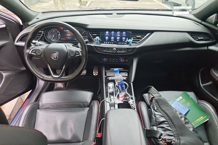 Used Buick Regal 2021 GS 28T Elite Model Center Console