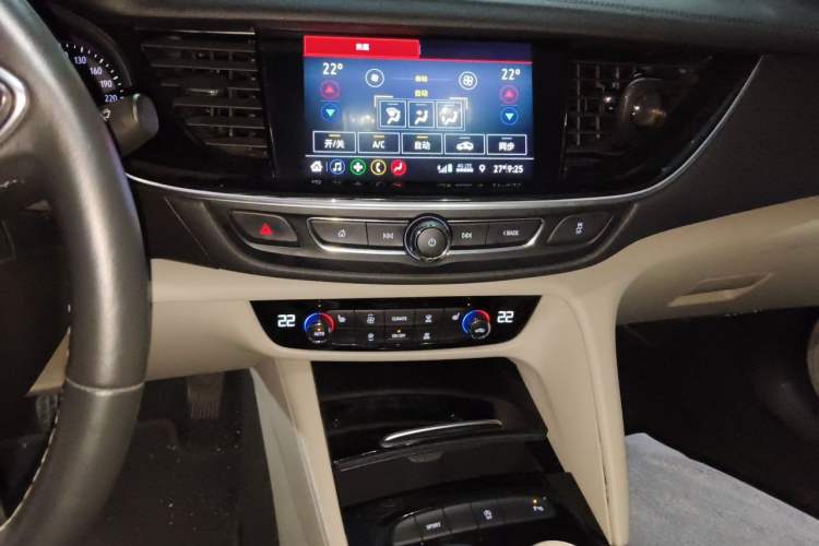 Used Buick Regal 2021 552T Elite Edition Audio And AC Panel