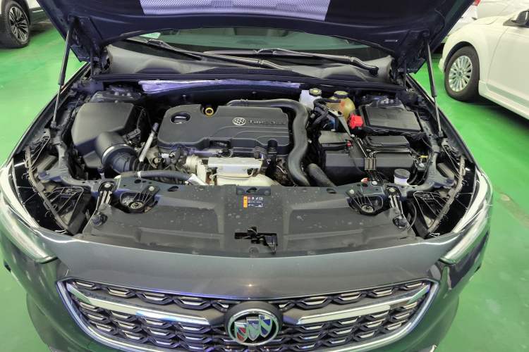 Used Buick Regal 2021 552T Elite Edition Engine Bay