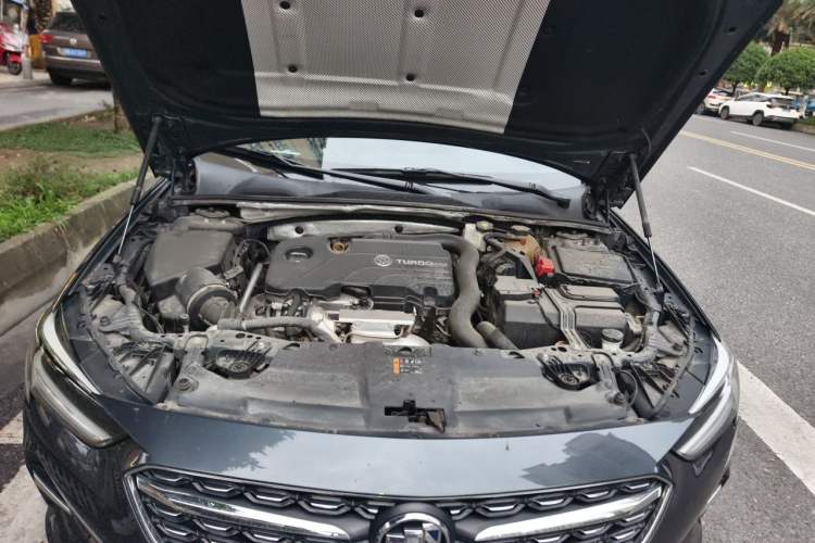 Used Buick Regal 2021 552T Elite Edition Engine Bay