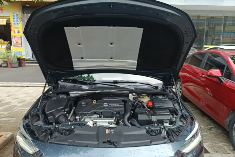 Used Buick Regal 2021 552T Elite Edition Engine Bay