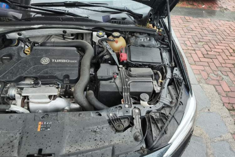 Used Buick Regal 2021 552T Elite Edition Engine Bay Left