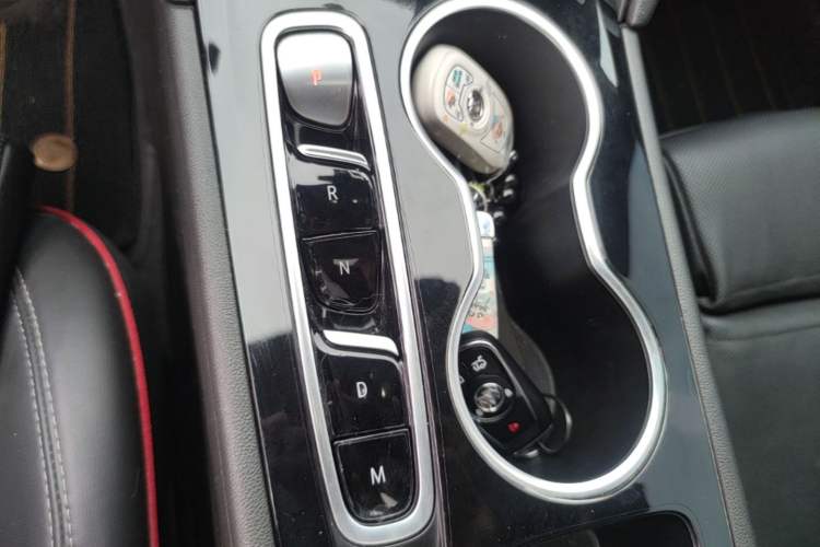 Used Buick Regal 2021 GS 28T Elite Model Gear Lever