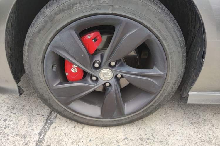 Used Buick Regal 2021 GS 28T Elite Model Left Front Wheel Hub