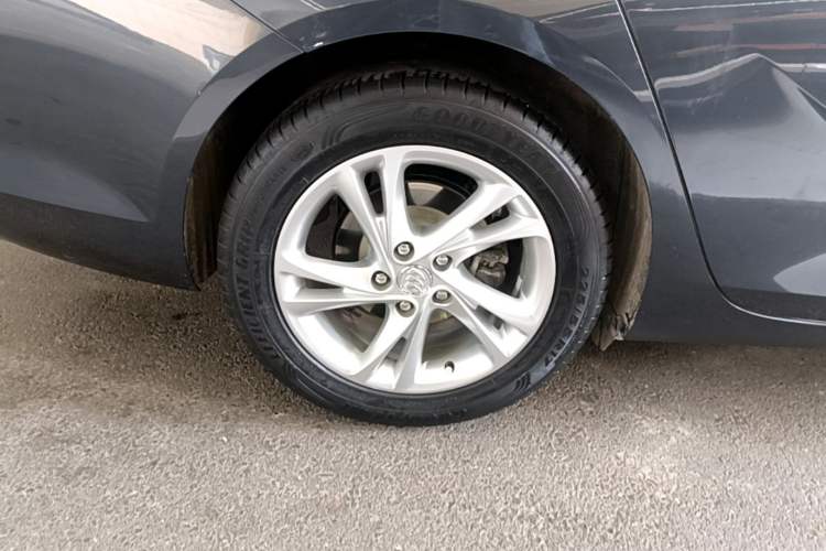 Used Buick Regal 2021 552T Elite Edition Right Rear Wheel Hub