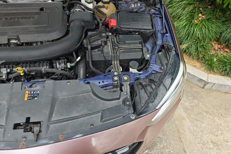 Used Buick Regal 2021 GS 28T Elite Model Engine Bay Left