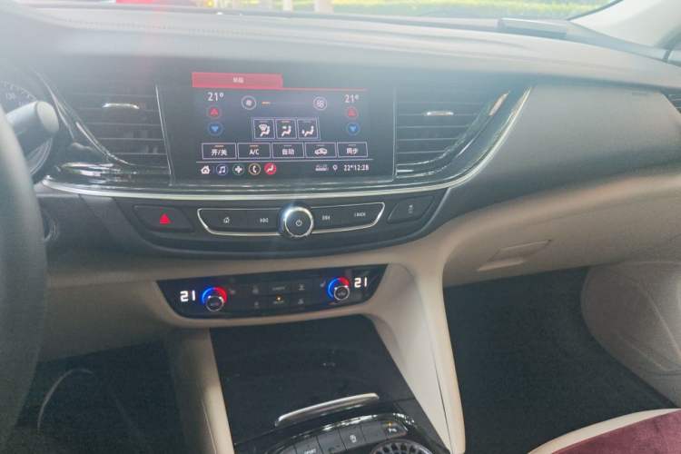 Used Buick Regal 2021 552T Elite Edition Audio And AC Panel