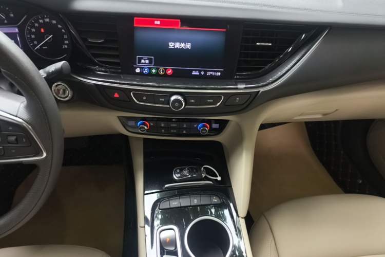 Used Buick Regal 2021 552T Elite Edition Audio And AC Panel