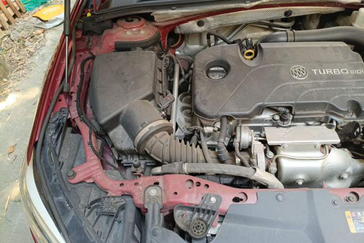 Used Buick Regal 2021 552T Elite Edition Engine Bay Right