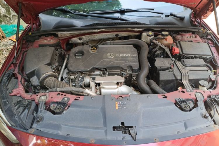 Used Buick Regal 2021 552T Elite Edition Engine Bay