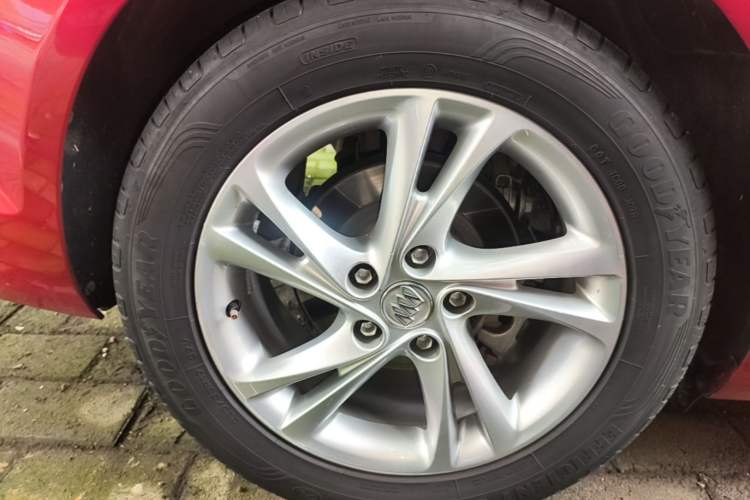 Used Buick Regal 2021 552T Elite Edition Right Rear Wheel Hub