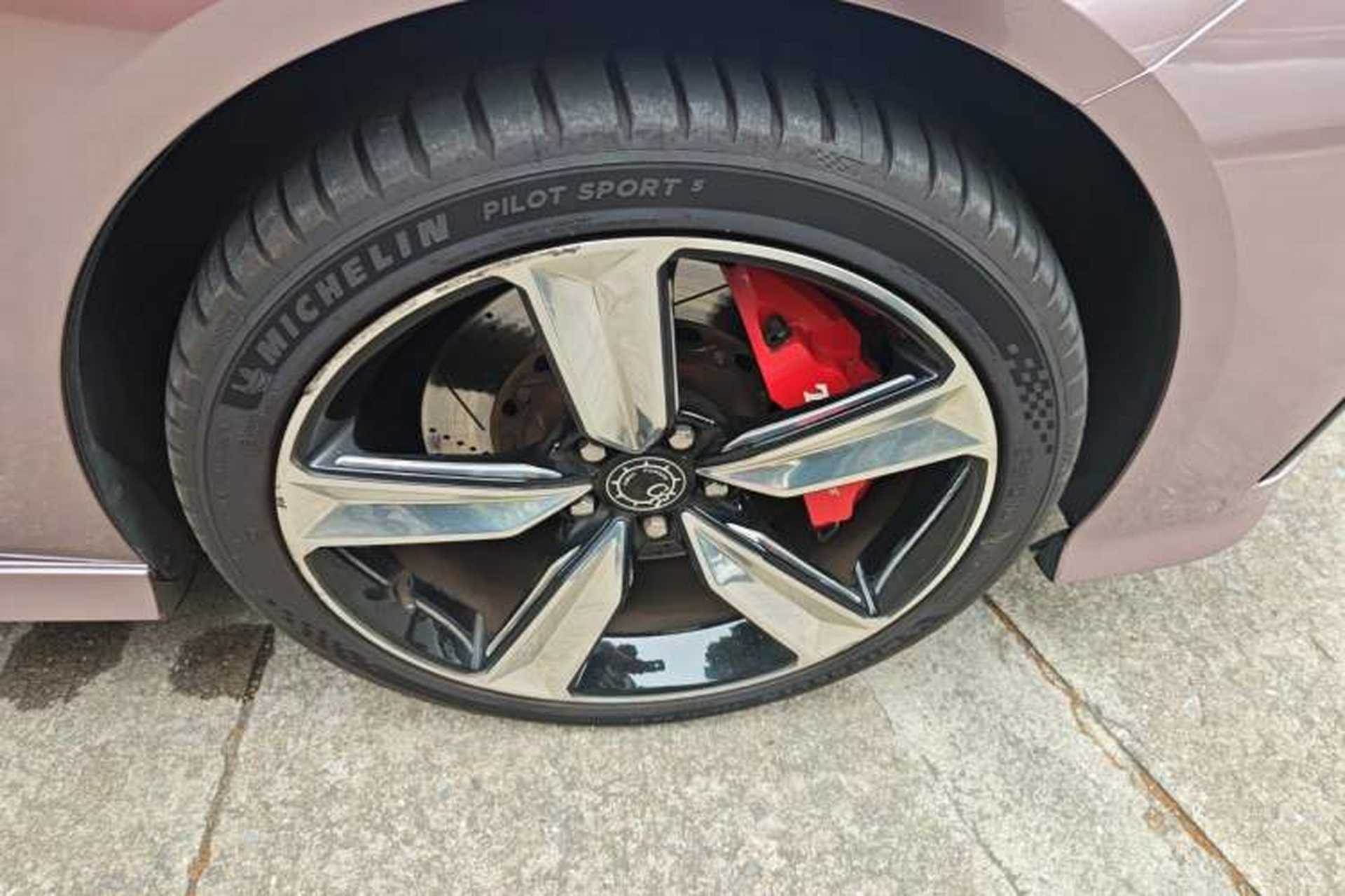 Used Buick Regal 2021 GS 28T Elite Model Right Front Wheel Hub