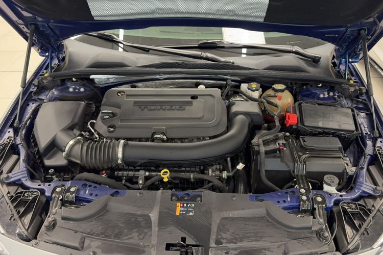 Used Buick Regal 2021 GS 28T Prestige Model Engine Bay