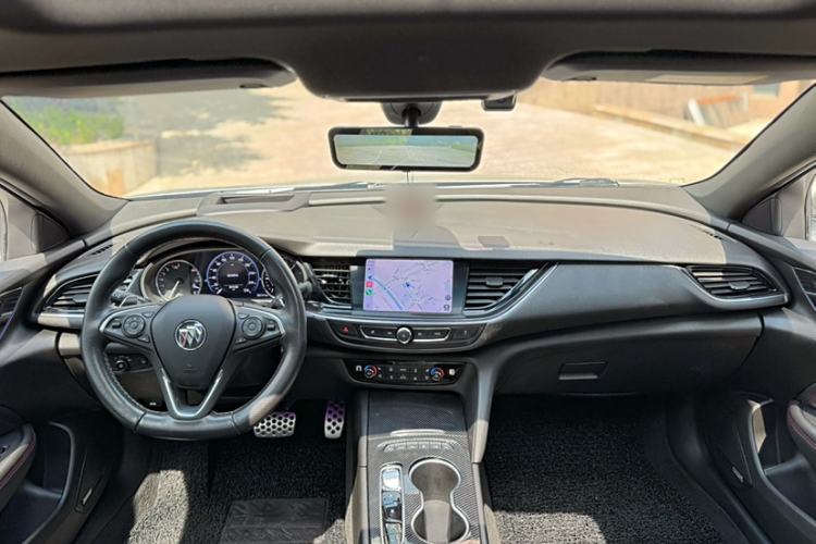 Used Buick Regal 2021 GS 28T Prestige Model Interior 9
