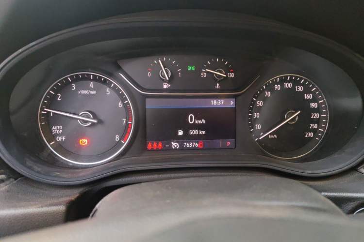 Used Buick Regal 2021 552T Elite Edition Odometer Close Up