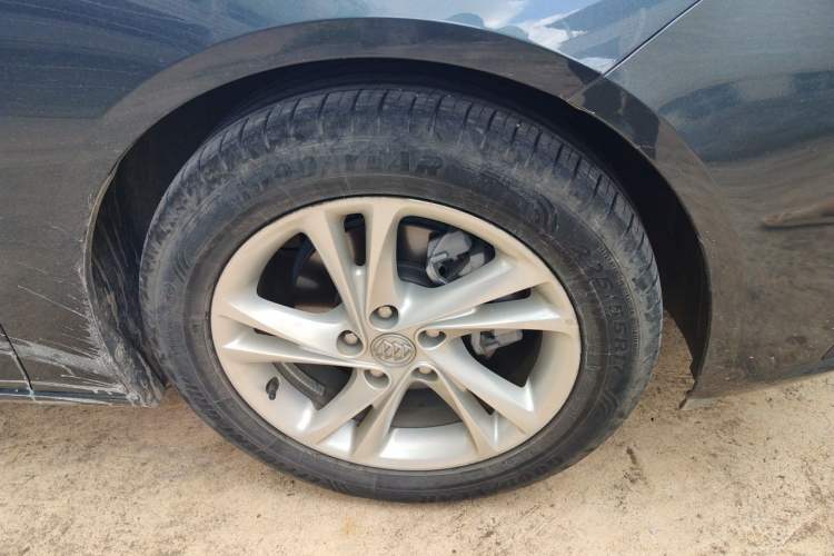 Used Buick Regal 2021 552T Elite Edition Right Front Wheel Hub