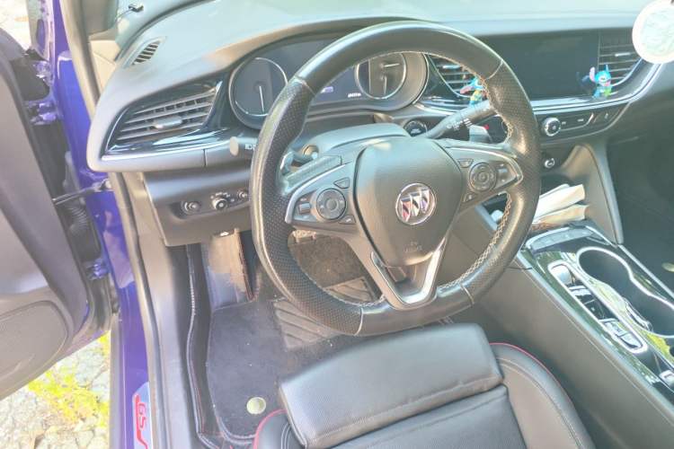 Used Buick Regal 2021 GS 28T Elite Model Steering Wheel
