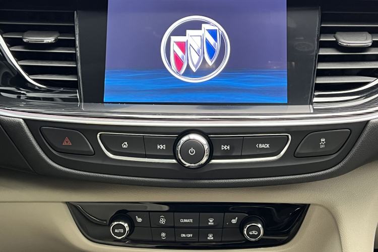 Used Buick Regal 2021 552T Elite Edition Audio And AC Panel