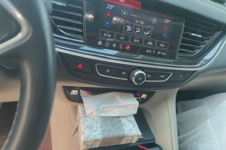 Used Buick Regal 2021 552T Elite Edition Audio And AC Panel