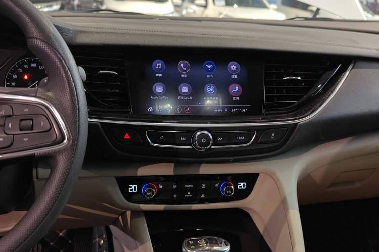 Used Buick Regal 2021 552T Elite Edition Audio And AC Panel