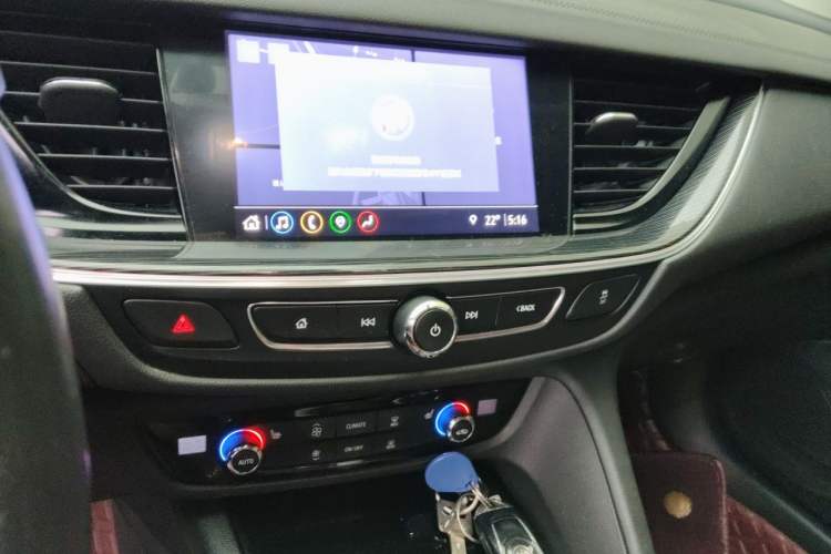 Used Buick Regal 2021 552T Elite Edition Audio And AC Panel