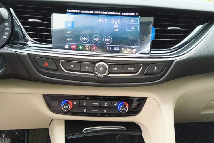 Used Buick Regal 2021 552T Elite Edition Audio And AC Panel