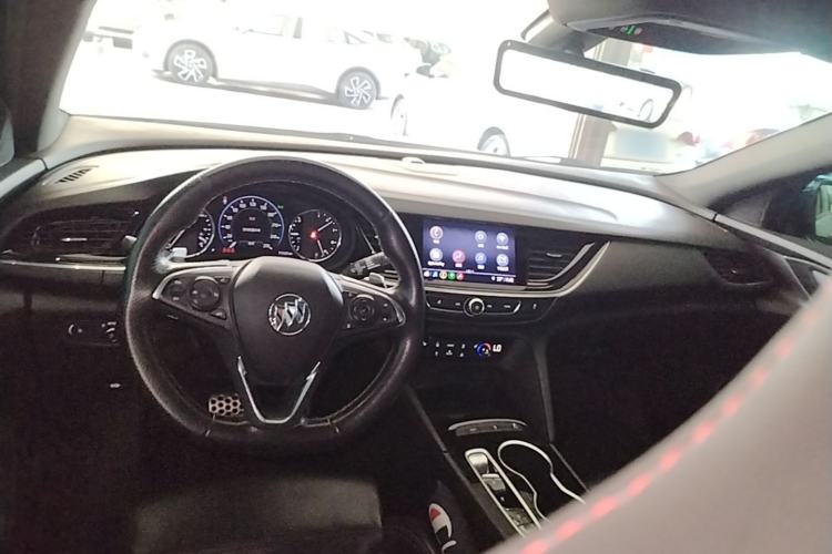 Used Buick Regal 2021 GS 28T Elite Model Center Console