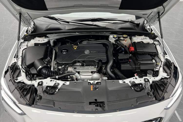 Used Buick Regal 2021 552T Elite Edition Engine Bay