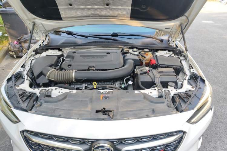 Used Buick Regal 2021 GS 28T Elite Model Engine Bay