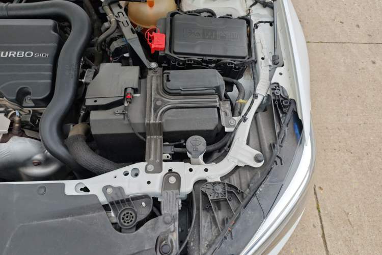 Used Buick Regal 2021 552T Elite Edition Engine Bay Left