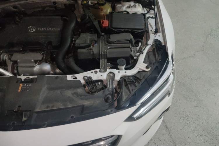Used Buick Regal 2021 552T Elite Edition Engine Bay Left