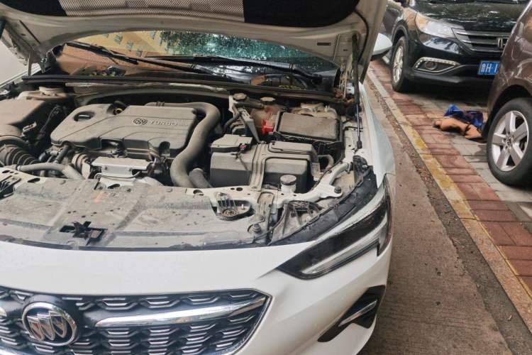 Used Buick Regal 2021 552T Elite Edition Engine Bay Left