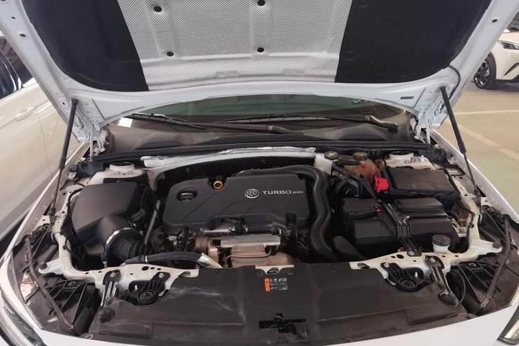 Used Buick Regal 2021 552T Elite Edition Engine Bay