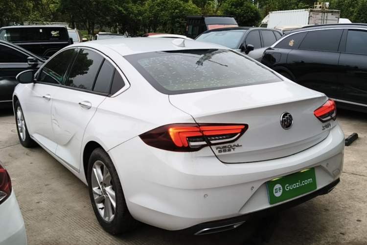 Used Buick Regal 2021 552T Elite Edition Exterior 2