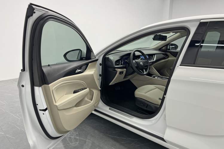 Used Buick Regal 2021 552T Elite Edition Interior 4