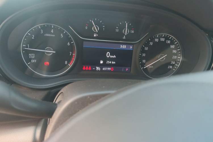 Used Buick Regal 2021 552T Elite Edition Odometer Close Up
