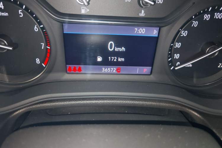 Used Buick Regal 2021 552T Elite Edition Odometer Close Up