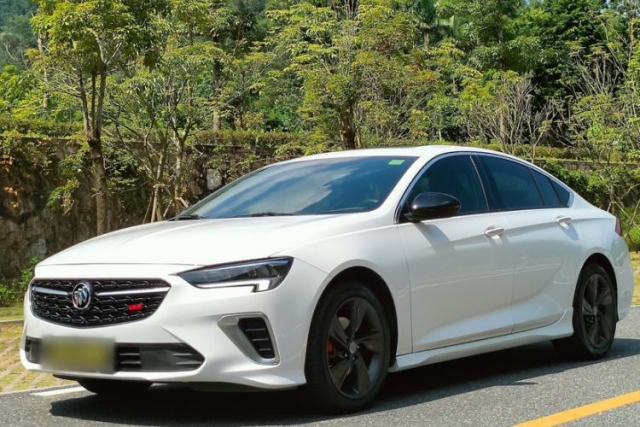 Buick Regal 2021 Facelifted GS 28T Elite Model usata