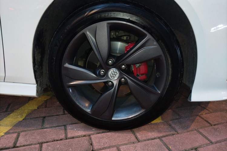 Used Buick Regal 2021 Facelifted GS 28T Elite Model Right Front Wheel Hub