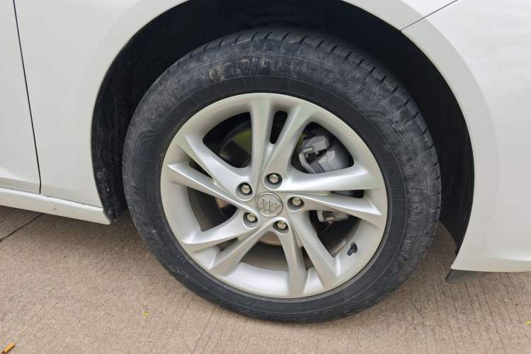 Used Buick Regal 2021 552T Elite Edition Right Front Wheel Hub