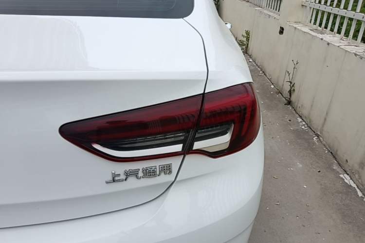 Used Buick Regal 2021 552T Elite Edition Right Rear Taillight