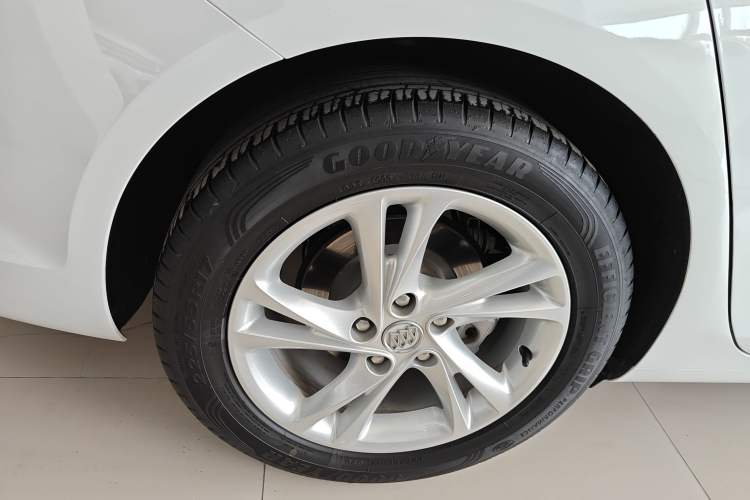 Used Buick Regal 2021 552T Elite Edition Right Rear Wheel Hub