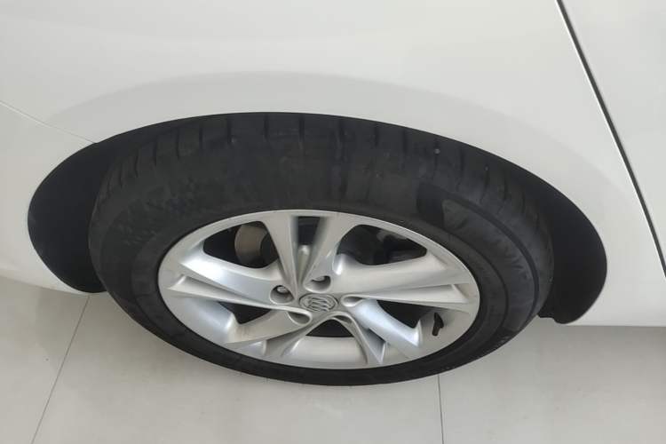 Used Buick Regal 2021 552T Elite Edition Right Rear Wheel Hub
