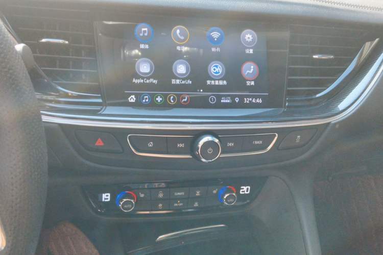 Used Buick Regal 2022 552T Smart Edition Audio And AC Panel