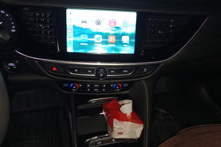 Used Buick Regal 2022 552T Smart Edition Audio And AC Panel