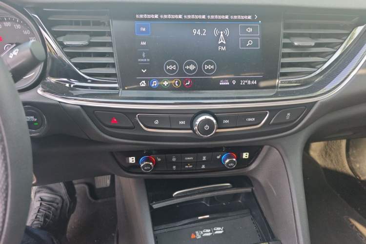 Used Buick Regal 2022 552T Smart Edition Audio And AC Panel