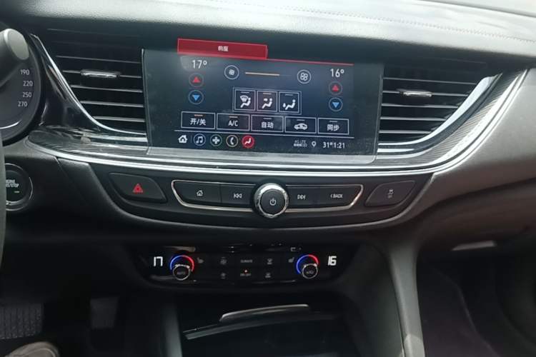 Used Buick Regal 2022 552T Smart Edition Audio And AC Panel