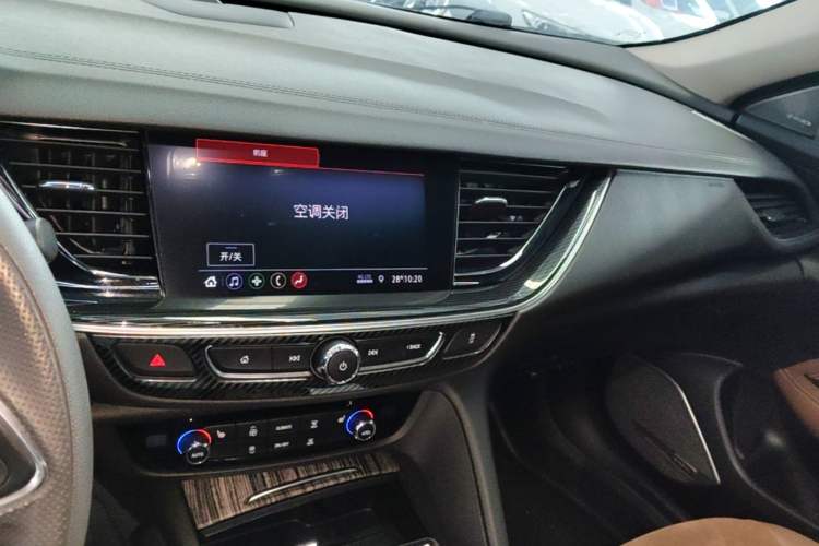 Used Buick Regal 2022 552T Smart Edition Audio And AC Panel